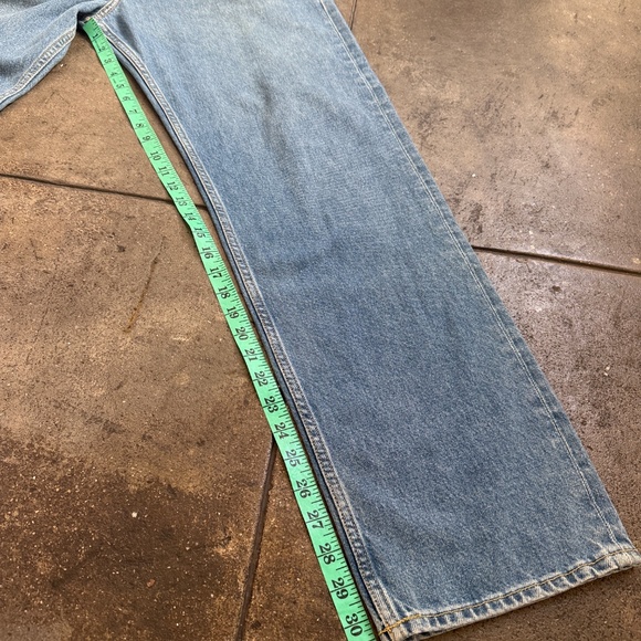 120$ Cos 32 X 32 Relaxed Mid Rise Straight Leg - Picture 4 of 11